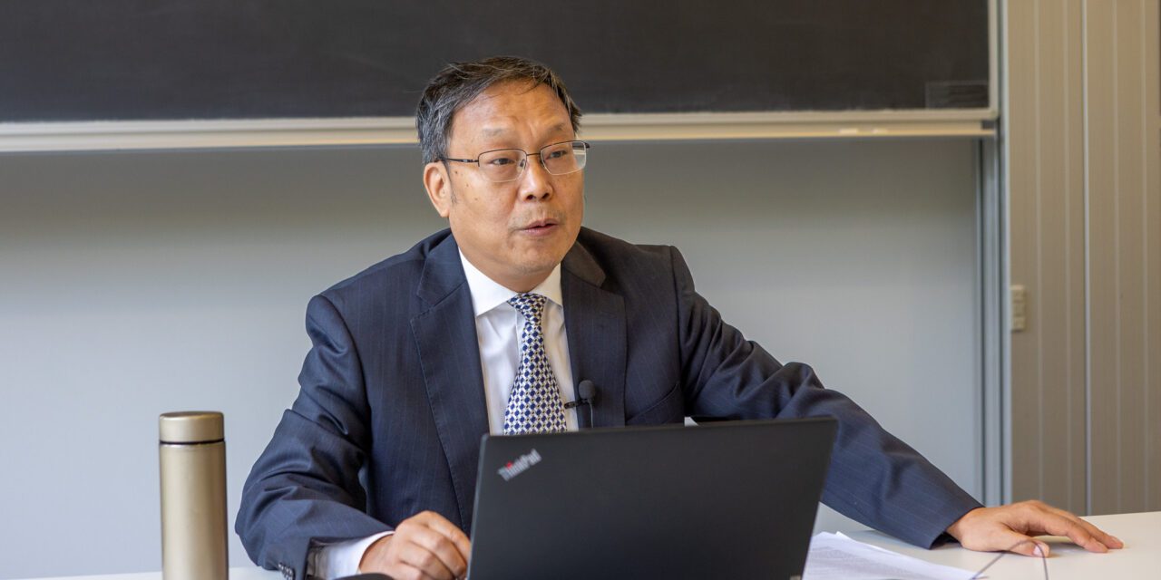 CERE seminar by Professor Maogang He